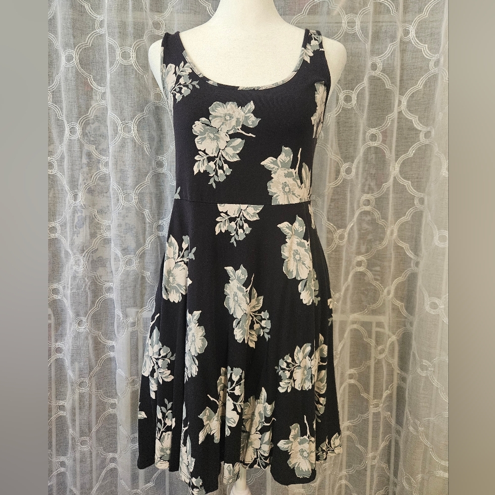 Aeropostale Black Floral Fit‑and‑Flare Dress Size M